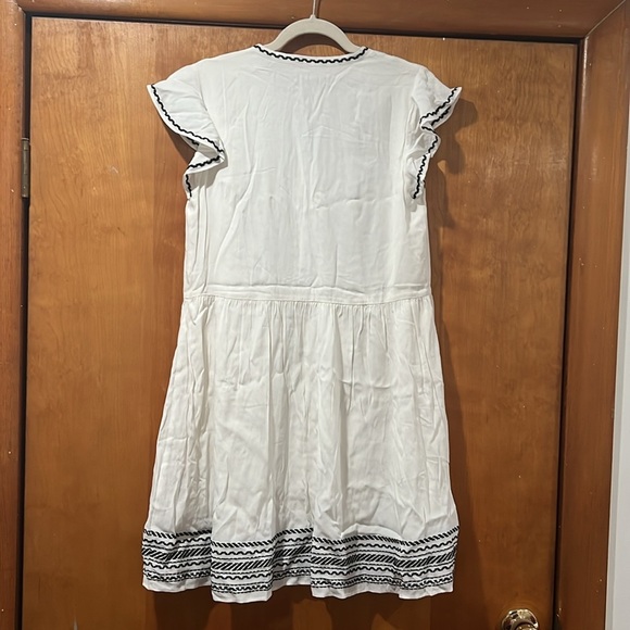Ann Taylor Embroidered Dress- New without tag - Picture 8 of 10